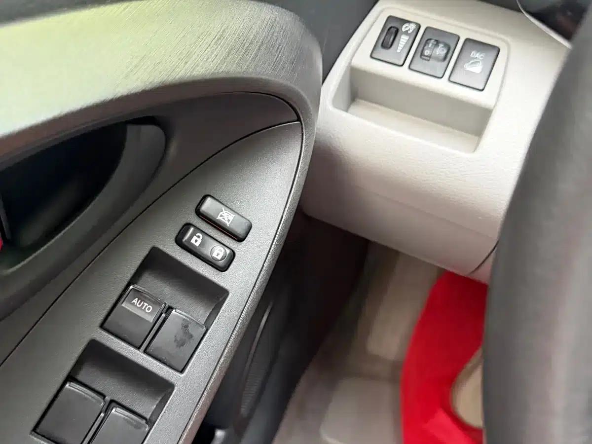 RAV4 2009 2.0L Automatic Luxury Edition — миниатюра 12