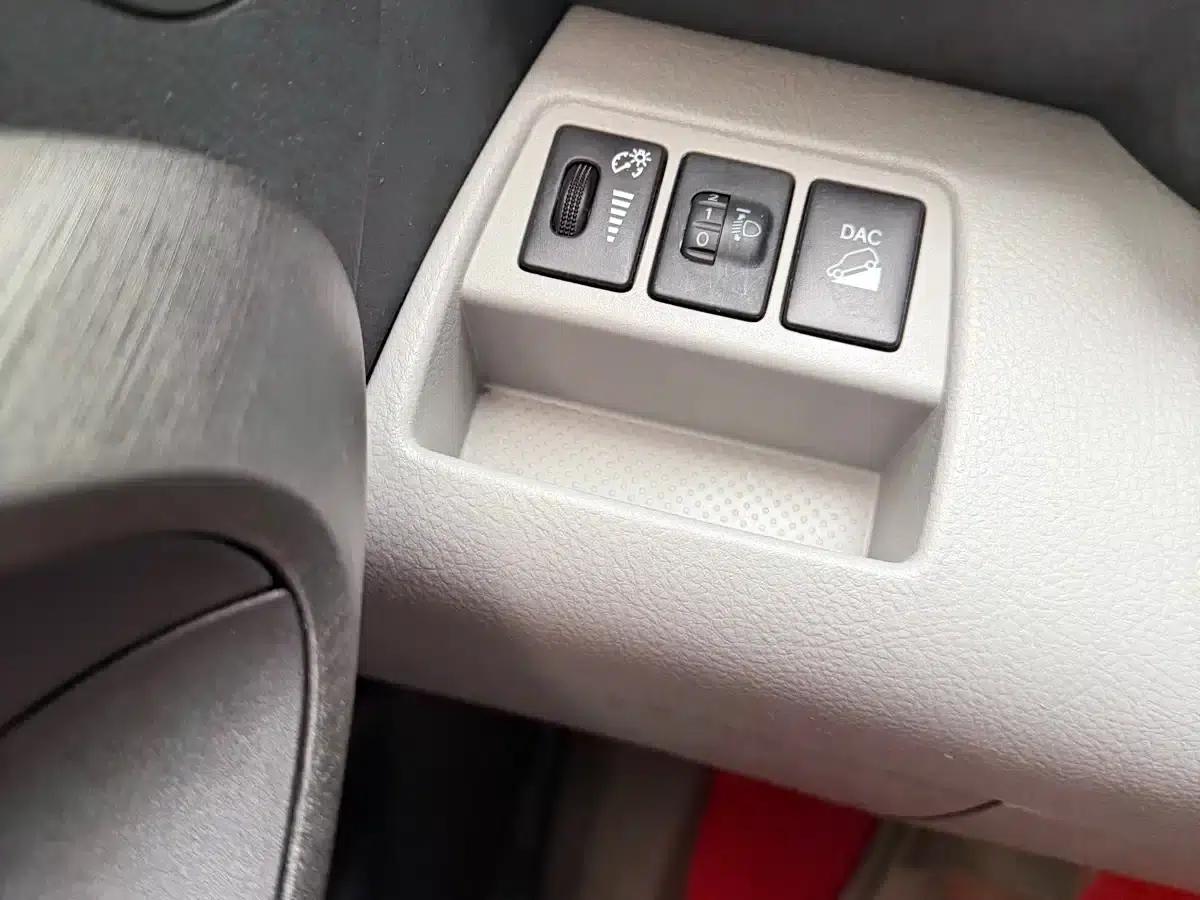 RAV4 2009 2.0L Automatic Luxury Edition — миниатюра 16