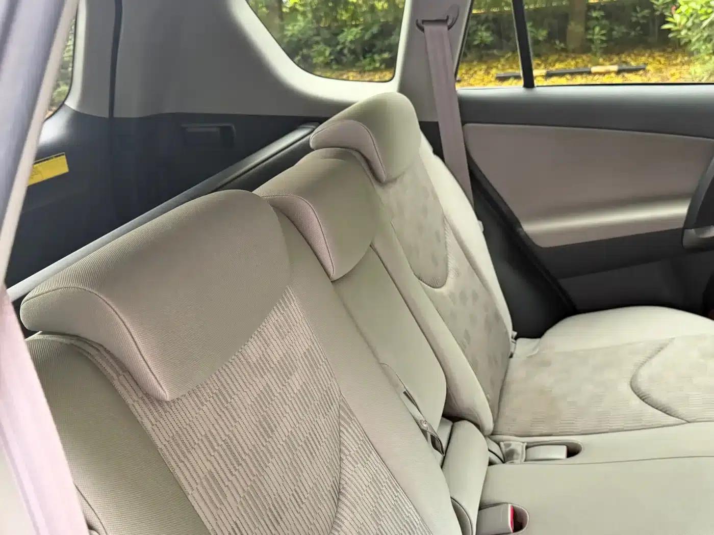 RAV4 2009 2.0L Automatic Luxury Edition — миниатюра 19