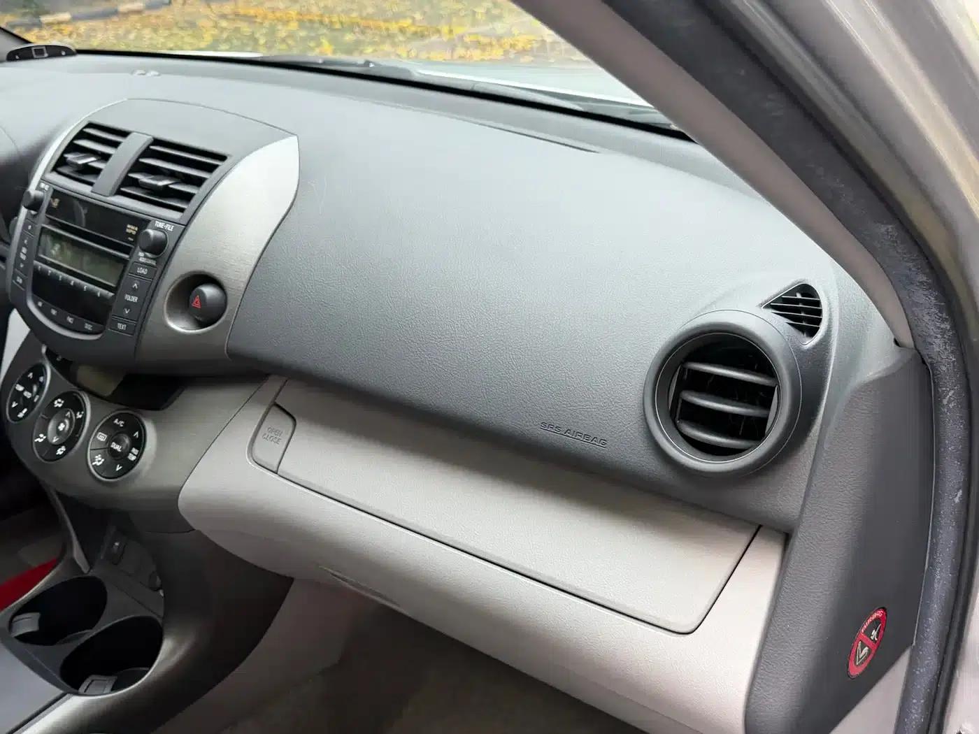 RAV4 2009 2.0L Automatic Luxury Edition — миниатюра 20