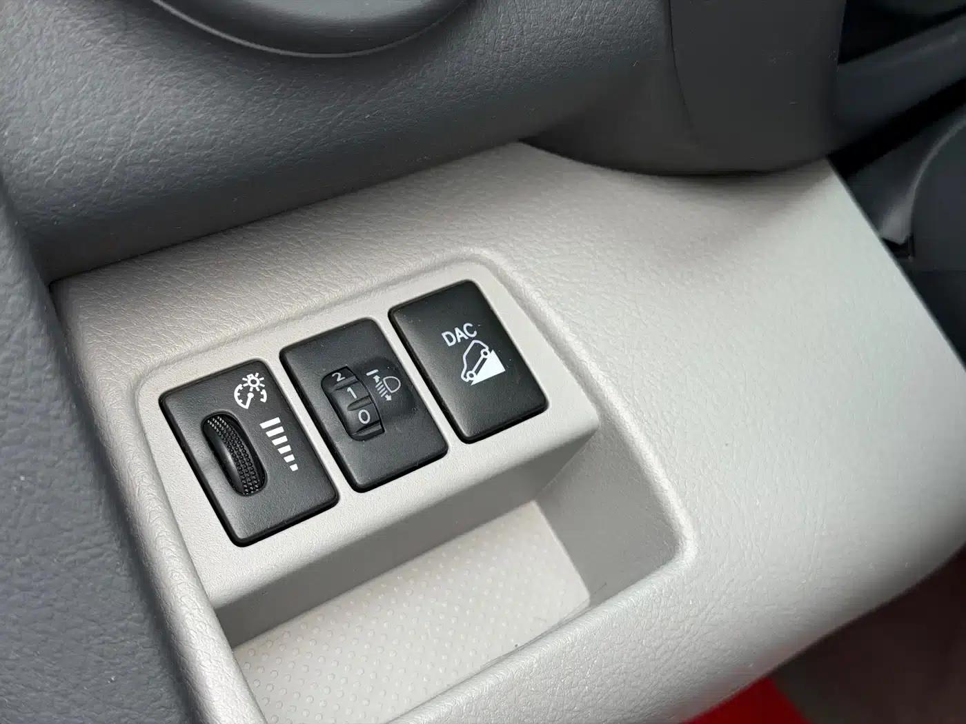 RAV4 2009 2.0L Automatic Luxury Edition — миниатюра 22