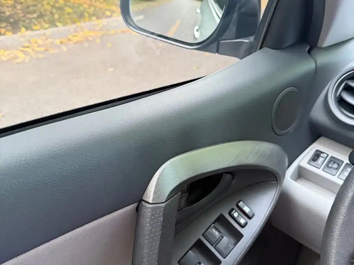 RAV4 2009 2.0L Automatic Luxury Edition — миниатюра 30