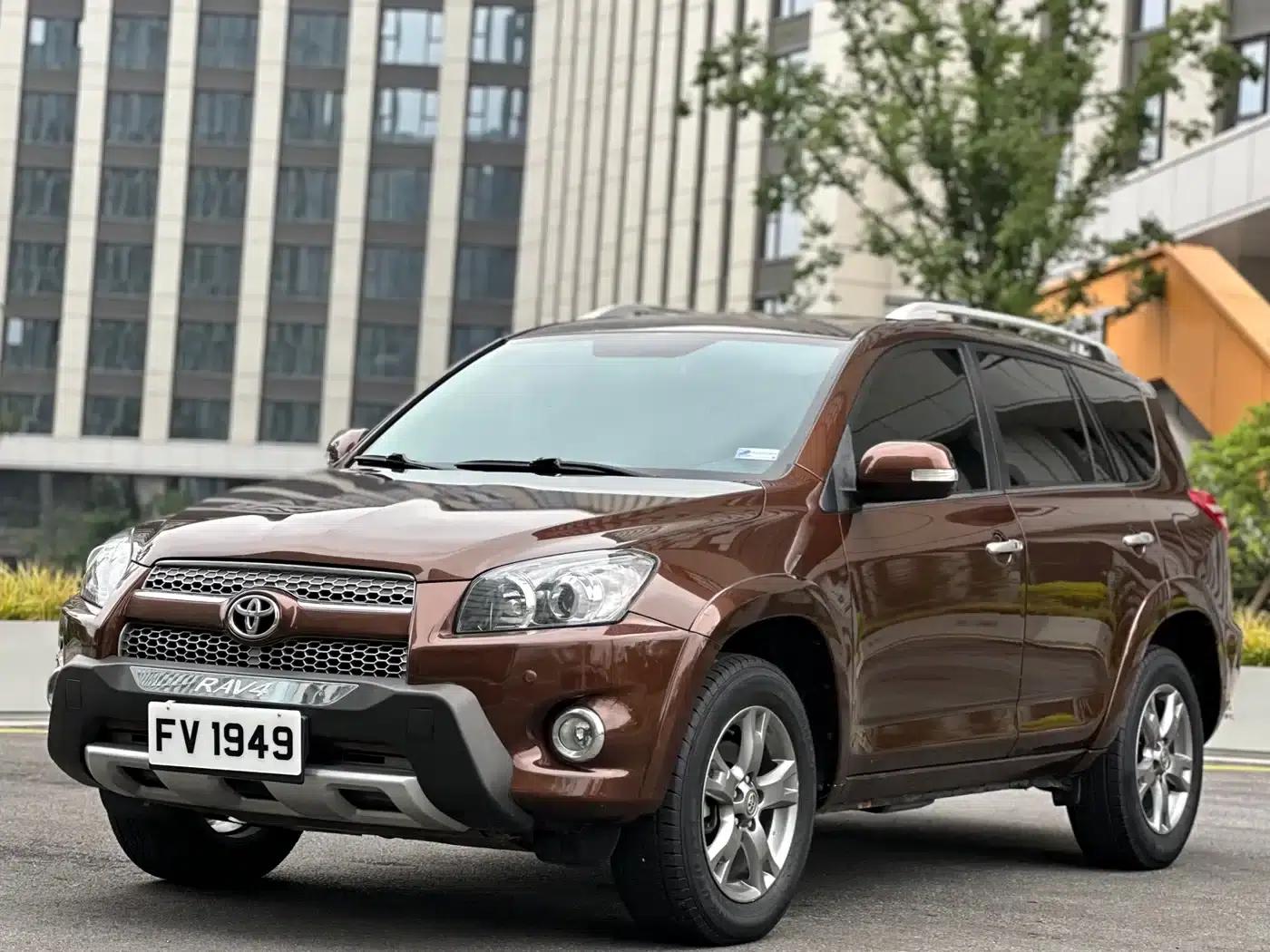 2013 RAV4 Special Edition 2.4L Automatic 4WD Premium — миниатюра 1