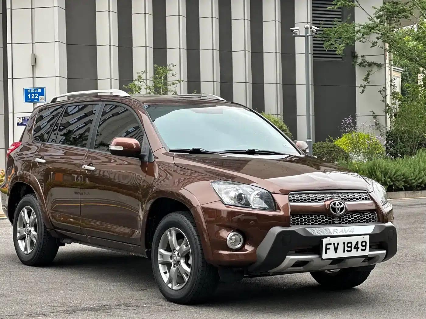 2013 RAV4 Special Edition 2.4L Automatic 4WD Premium — миниатюра 3