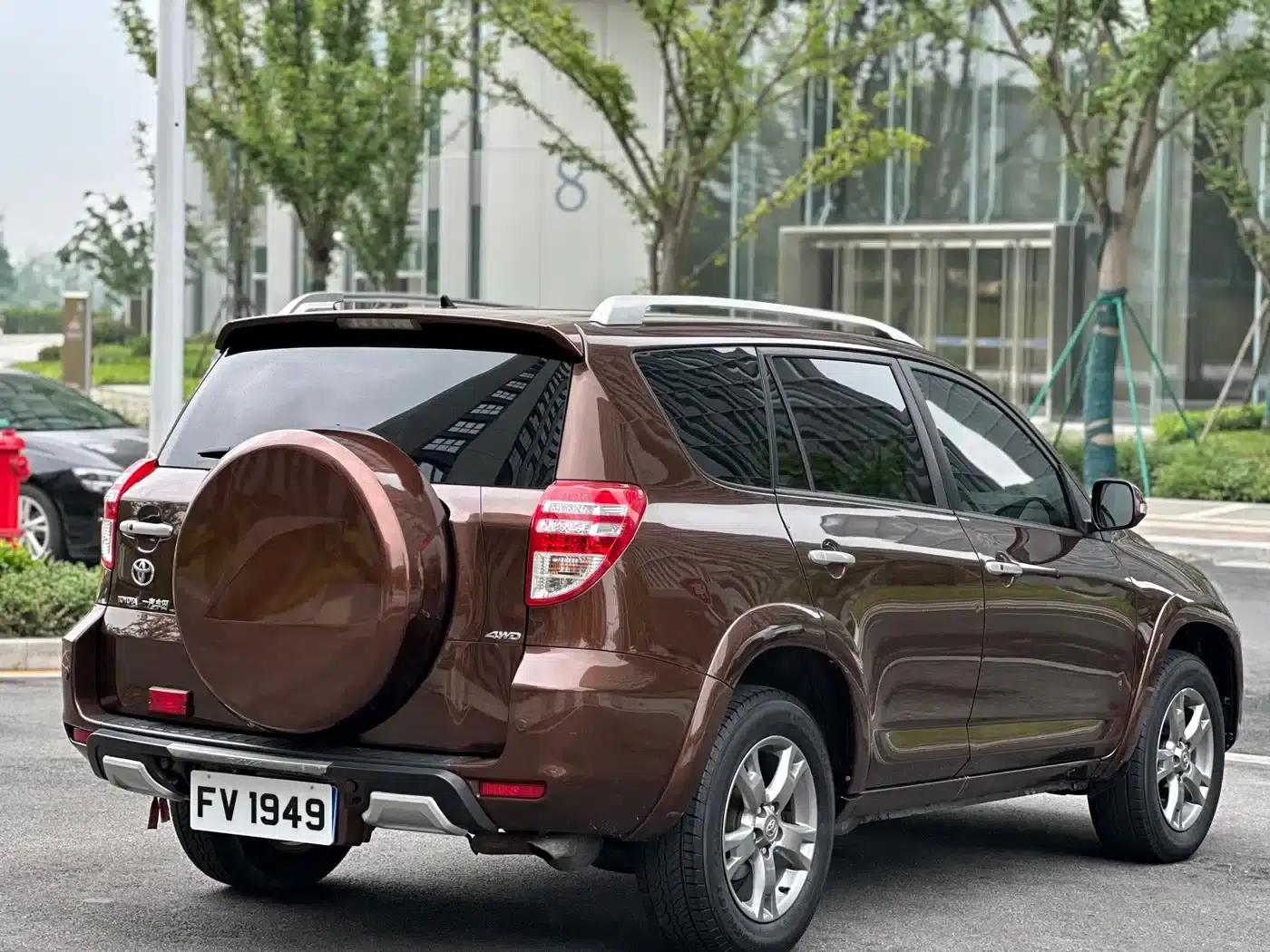 2013 RAV4 Special Edition 2.4L Automatic 4WD Premium — миниатюра 6
