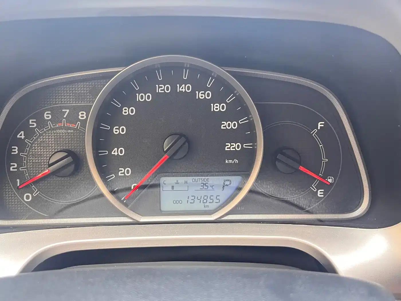 2015 RAV4 2.0L CVT 2WD Urban Edition — миниатюра 15