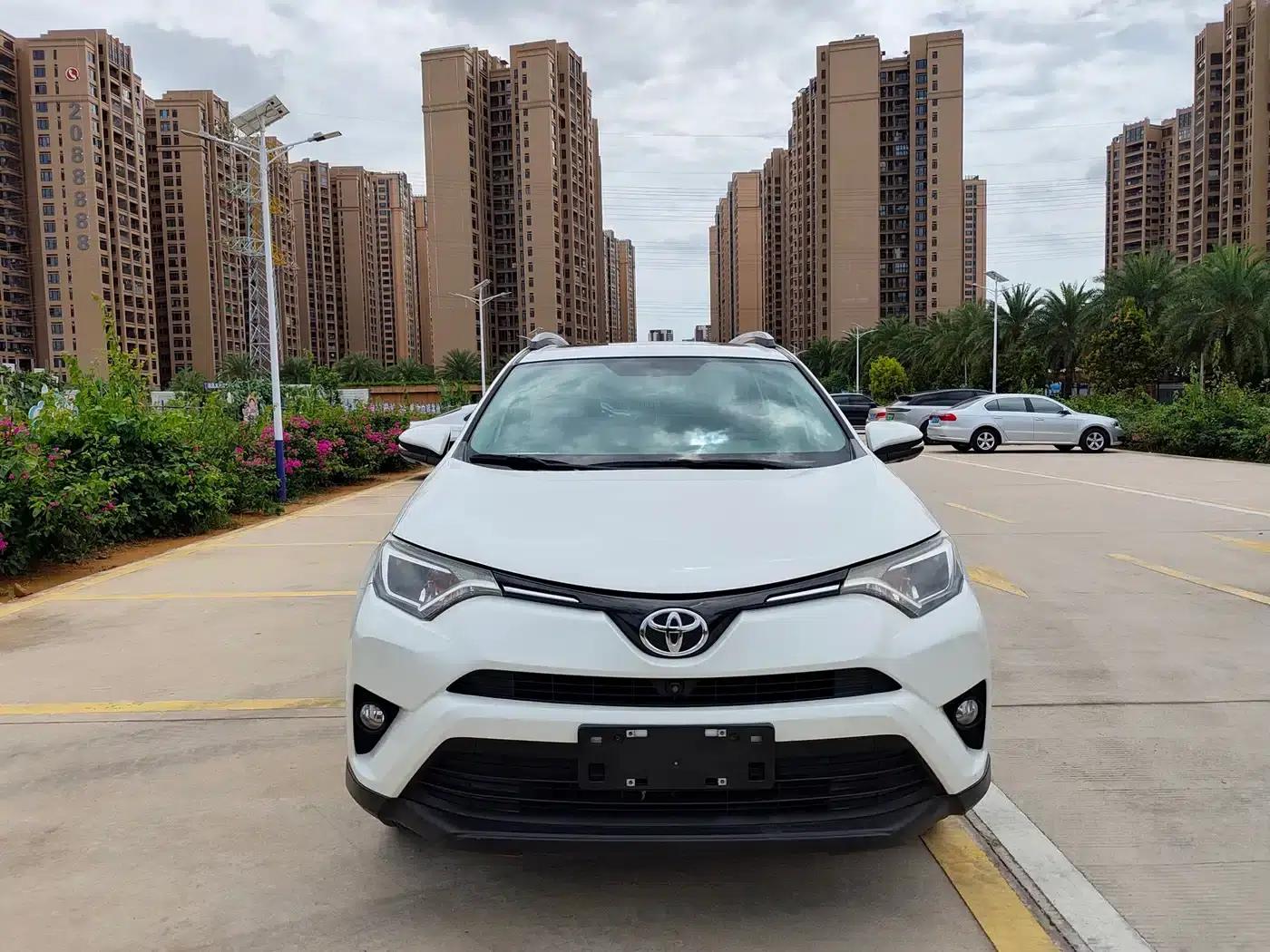 2016 Toyota RAV4 2.0L CVT 2WD Fashion Edition (National V Emission Standard) — миниатюра 2