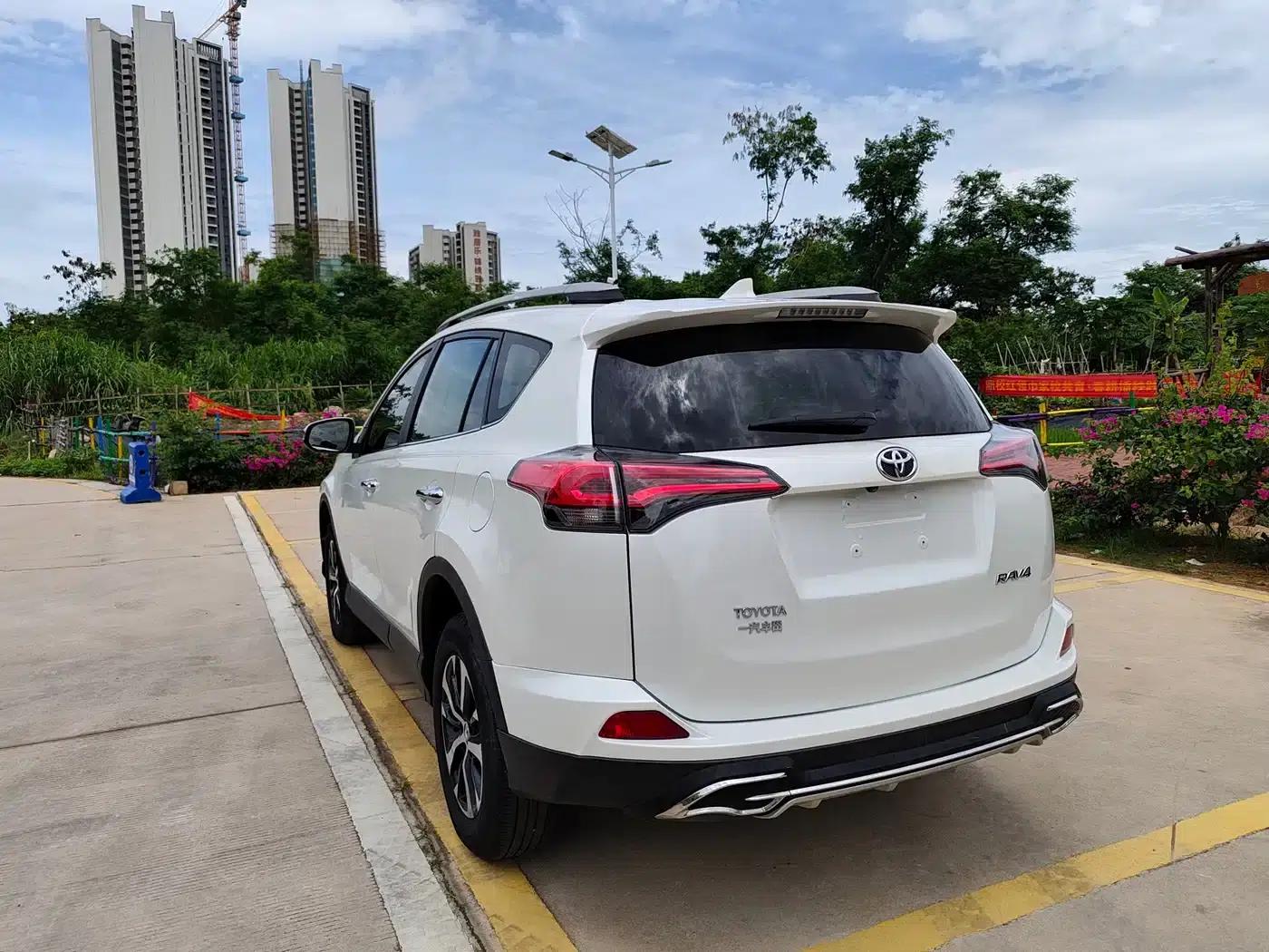 2016 Toyota RAV4 2.0L CVT 2WD Fashion Edition (National V Emission Standard) — миниатюра 4