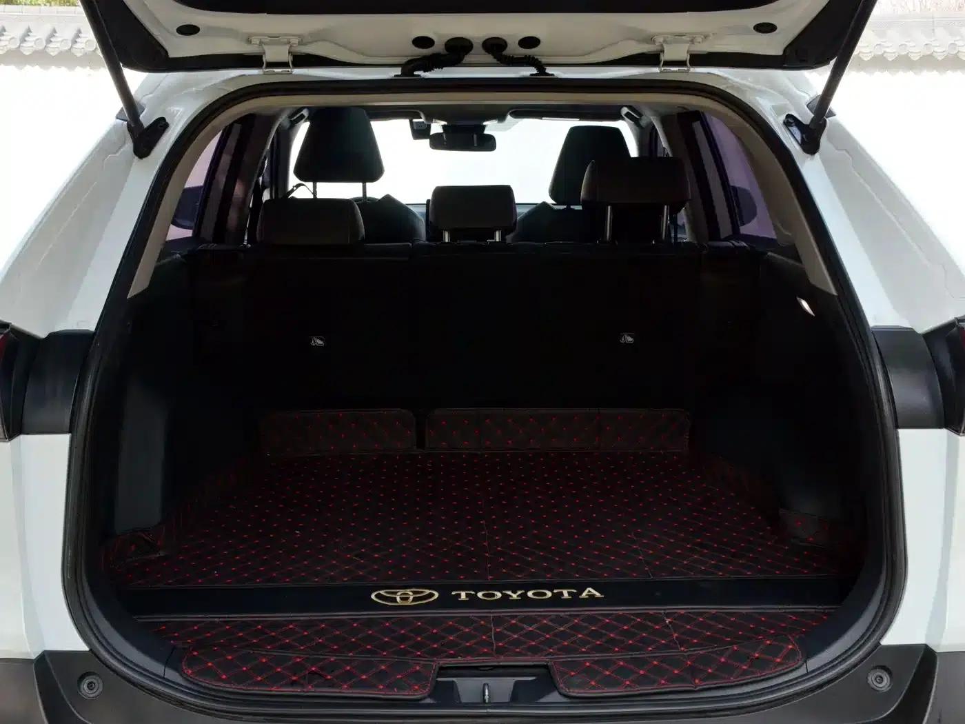 2024 RAV4 2.0L CVT 2WD Fashion Plus Edition — миниатюра 11