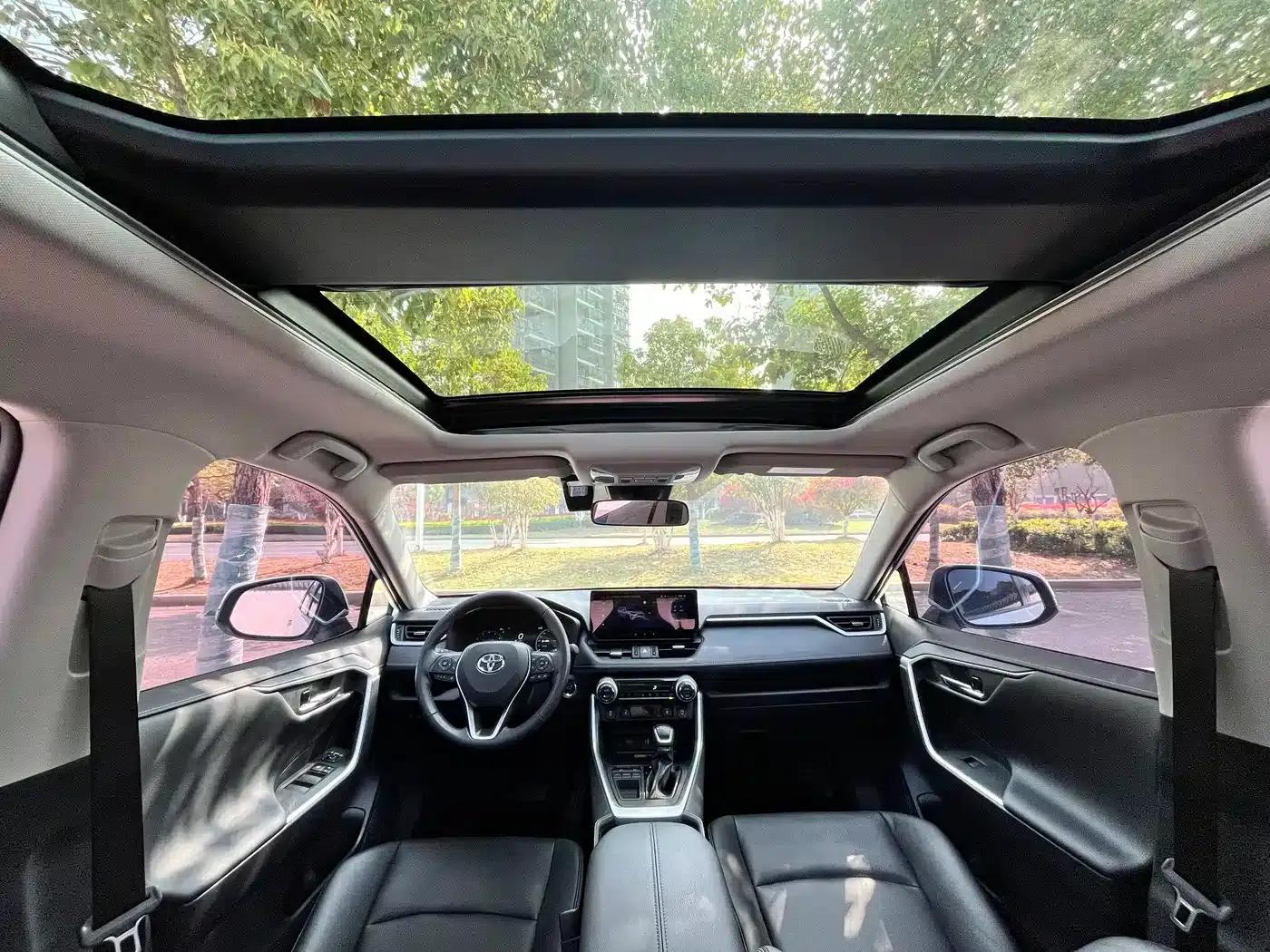 2024 RAV4 2.0L CVT 2WD Fashion Plus Edition — миниатюра 14