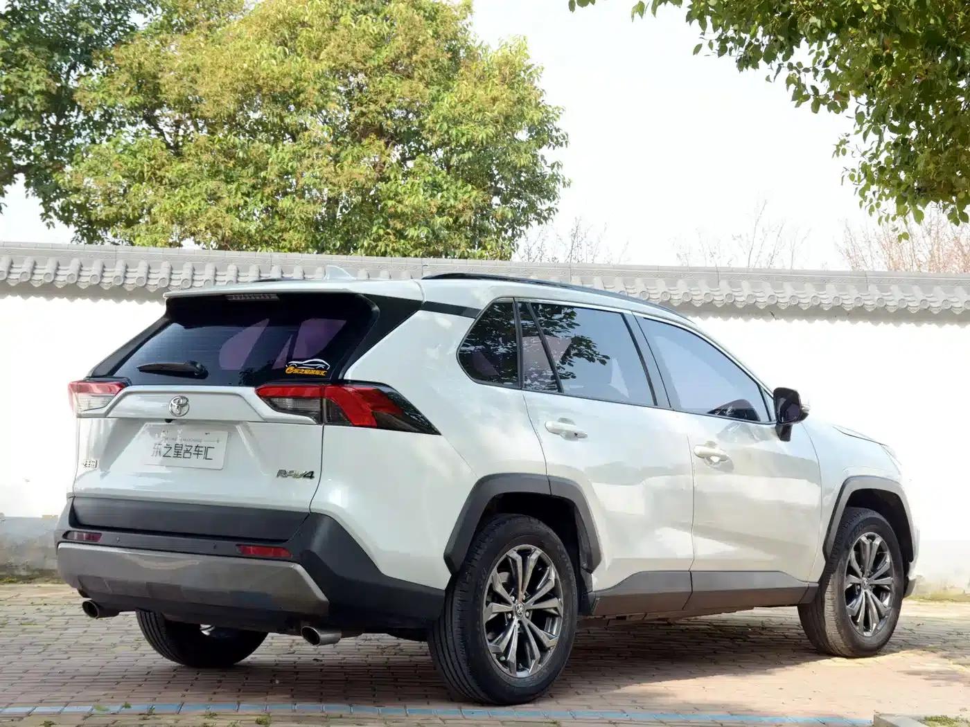 2024 RAV4 2.0L CVT 2WD Fashion Plus Edition — миниатюра 8