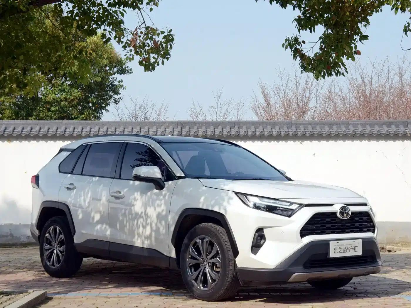 2024 RAV4 2.0L CVT 2WD Fashion Plus Edition — миниатюра 9