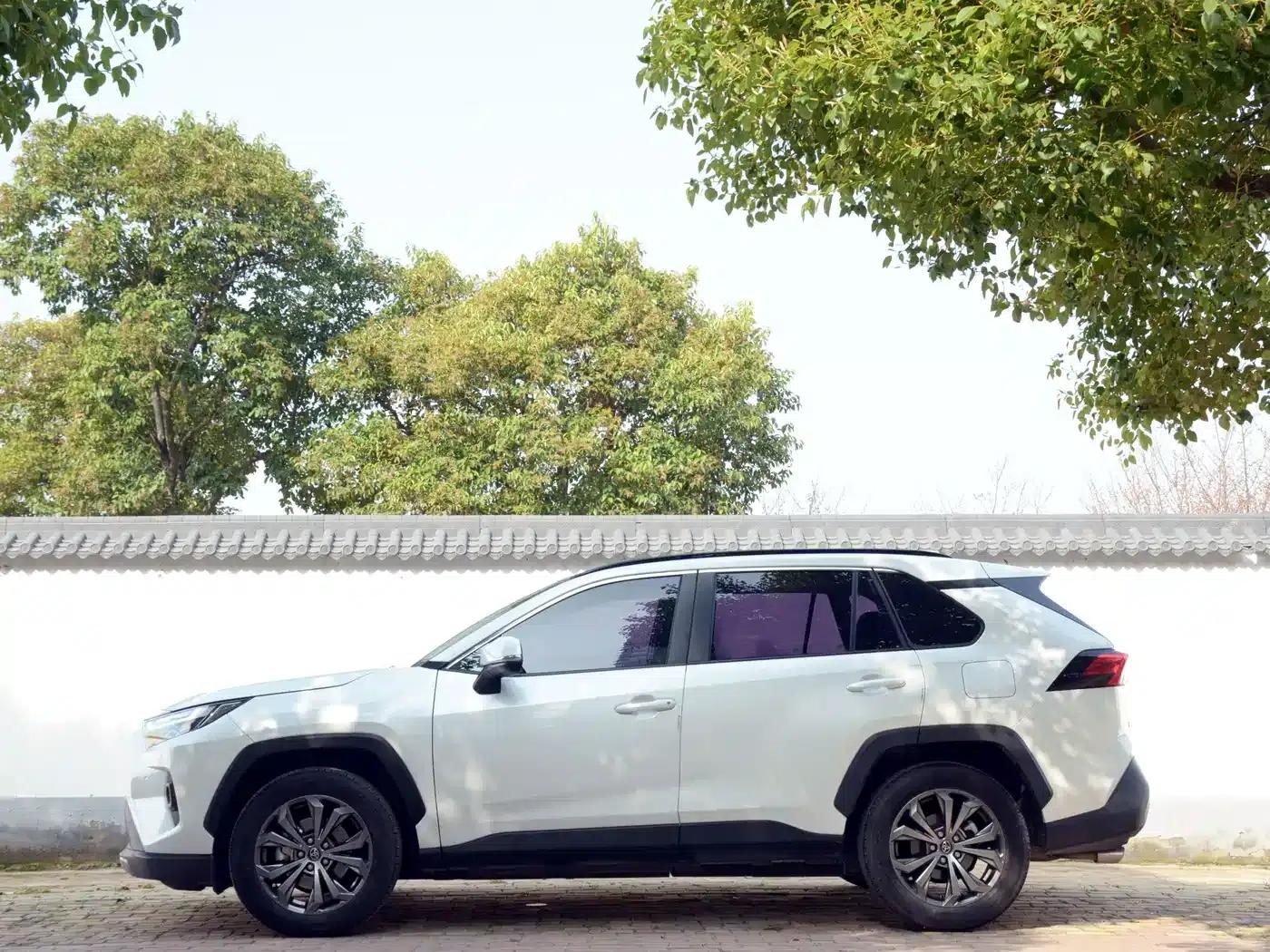 2024 RAV4 2.0L CVT 2WD Fashion Plus Edition — миниатюра 10