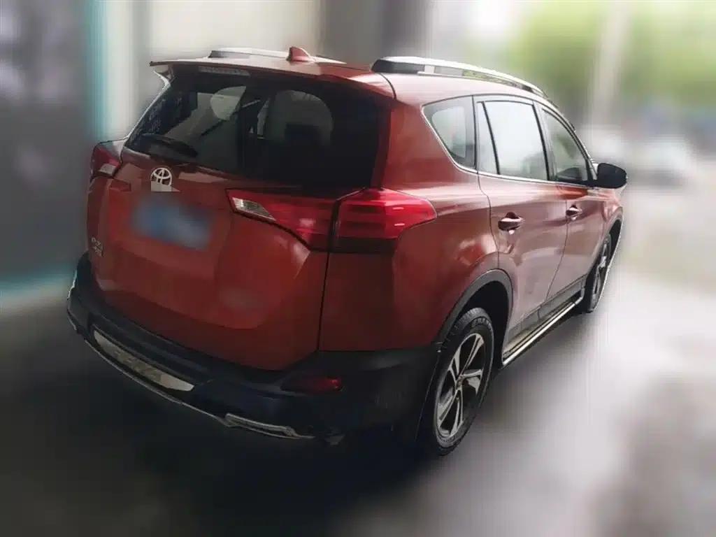 2015 RAV4 2.0L CVT 2WD Fashion Edition — миниатюра 12