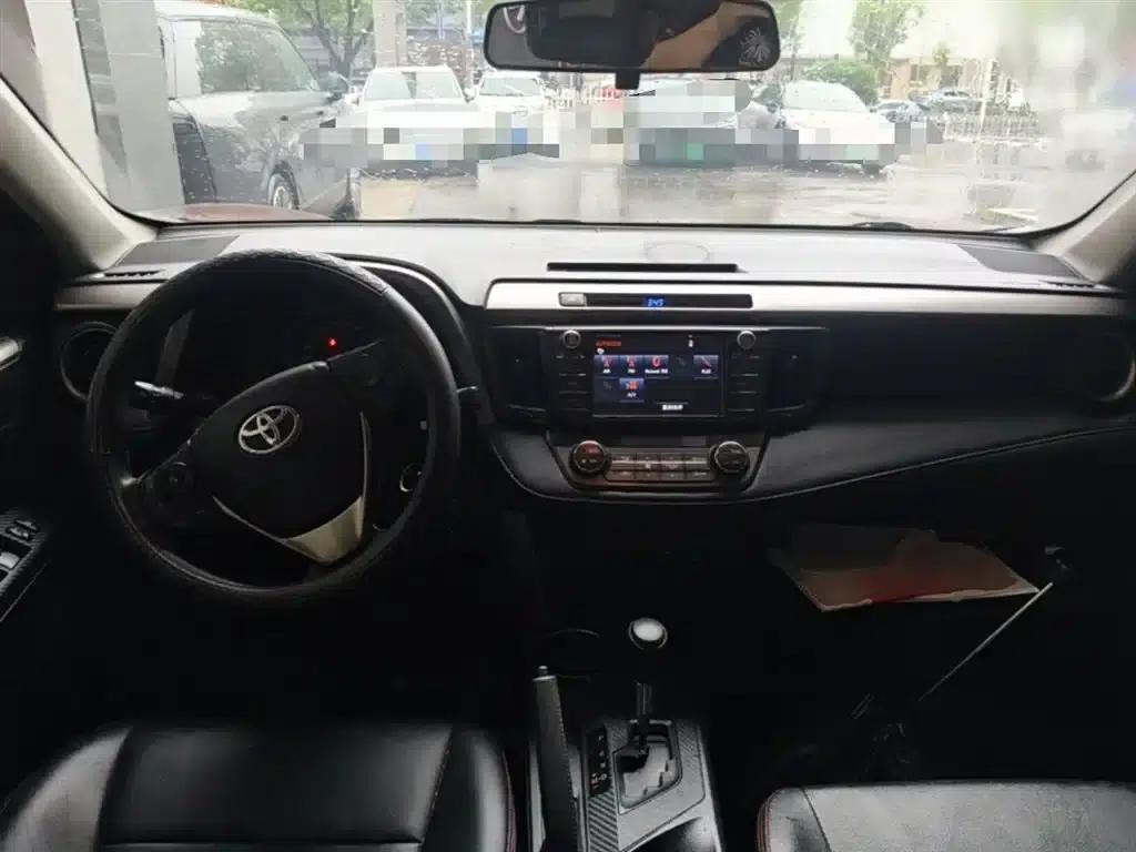 2015 RAV4 2.0L CVT 2WD Fashion Edition — миниатюра 16