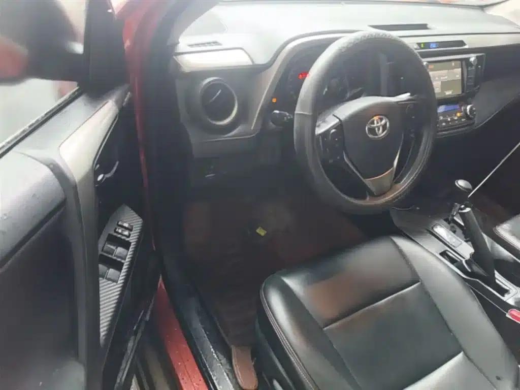 2015 RAV4 2.0L CVT 2WD Fashion Edition — миниатюра 23