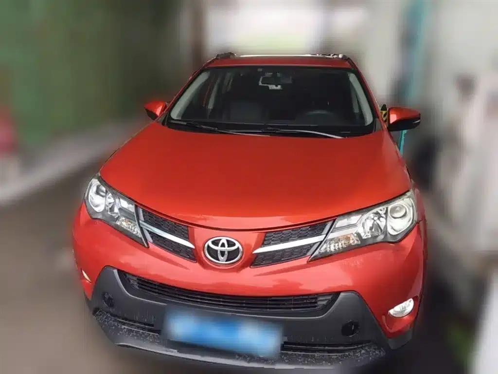 2015 RAV4 2.0L CVT 2WD Fashion Edition — миниатюра 5