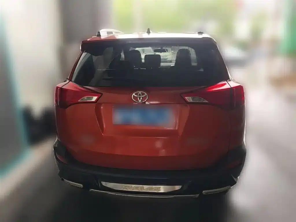2015 RAV4 2.0L CVT 2WD Fashion Edition — миниатюра 10