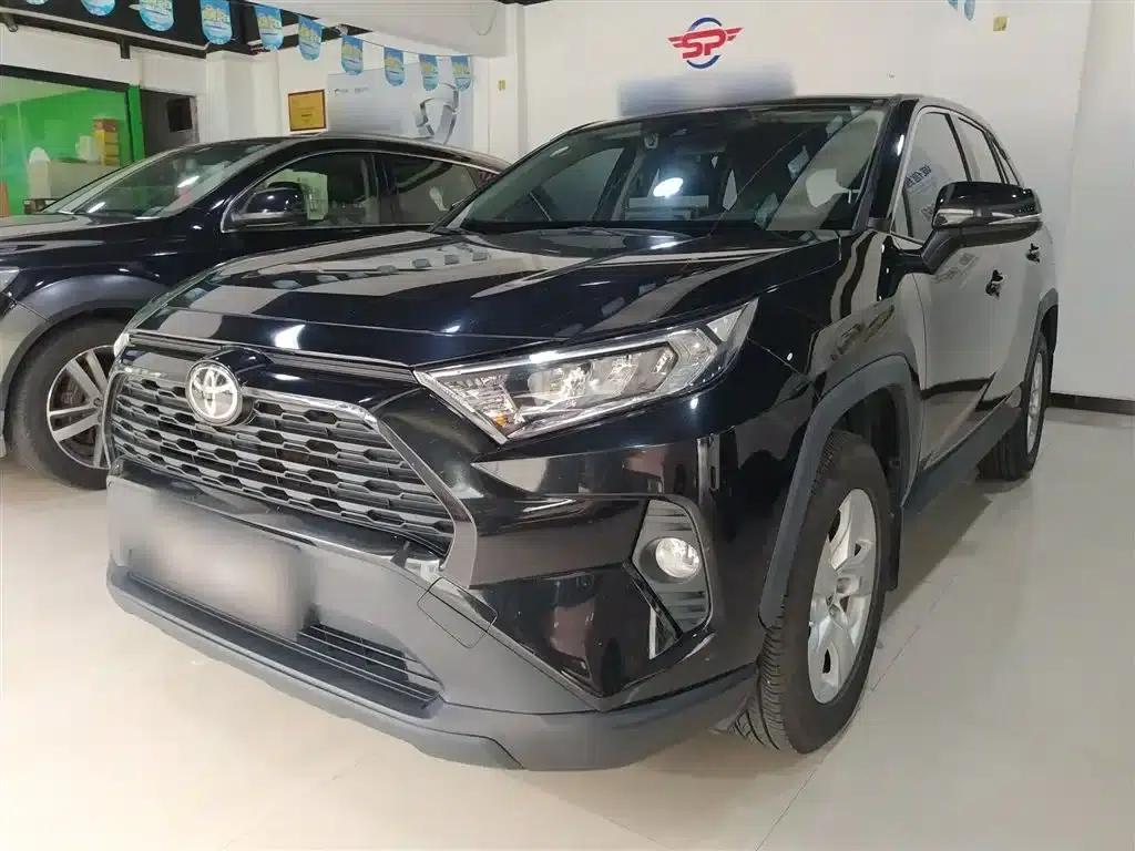 2021 Toyota RAV4 2.0L CVT 2WD Urban Edition — миниатюра 1