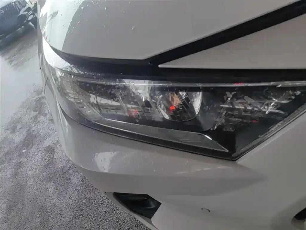 RAV4 2020 Hybrid 2.5L E-CVT AWD Elite PLUS Edition — миниатюра 13