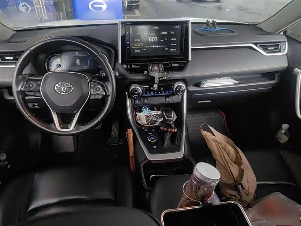 RAV4 2020 Hybrid 2.5L E-CVT AWD Elite PLUS Edition — миниатюра 16
