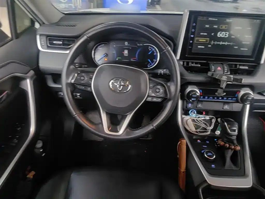 RAV4 2020 Hybrid 2.5L E-CVT AWD Elite PLUS Edition — миниатюра 17