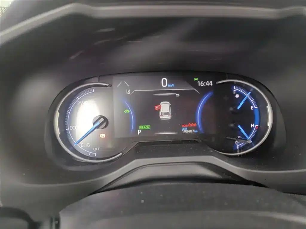 RAV4 2020 Hybrid 2.5L E-CVT AWD Elite PLUS Edition — миниатюра 18