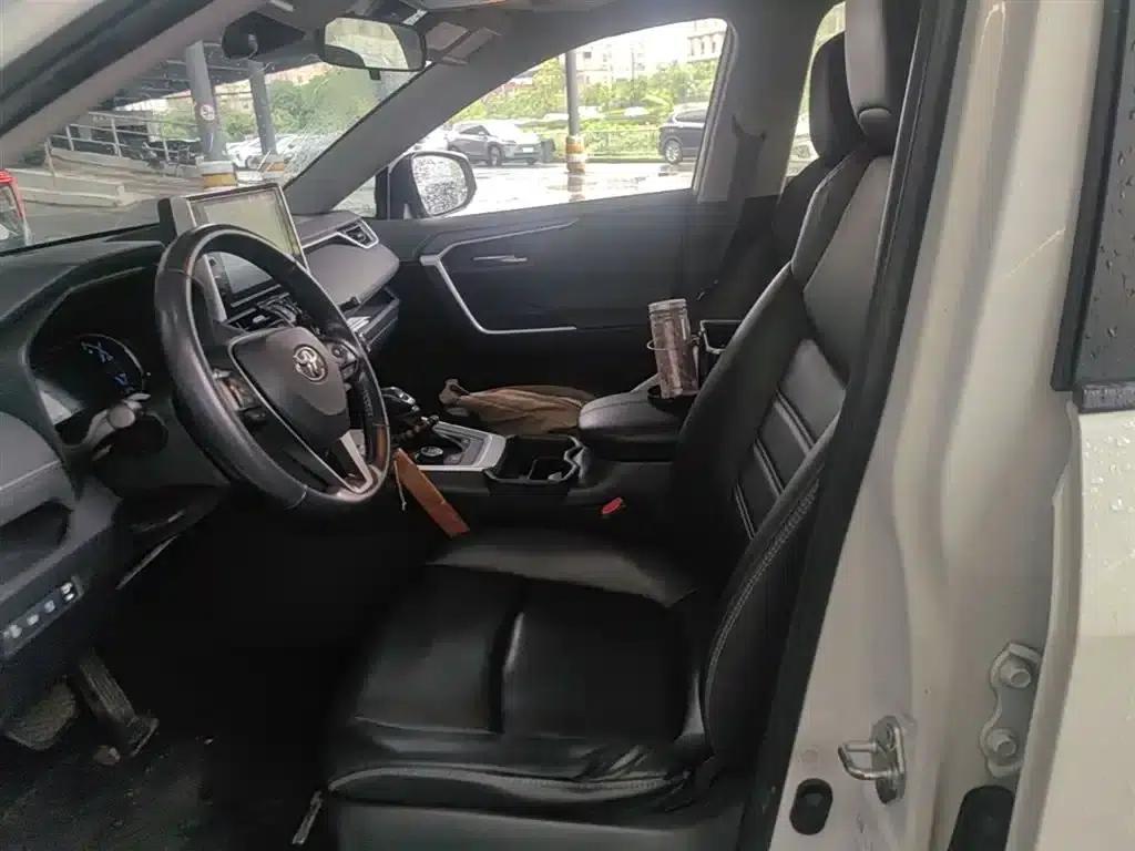 RAV4 2020 Hybrid 2.5L E-CVT AWD Elite PLUS Edition — миниатюра 22