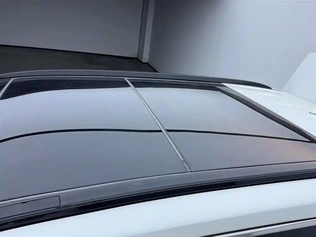 RAV4 2020 Hybrid 2.5L E-CVT AWD Flagship Edition — миниатюра 14