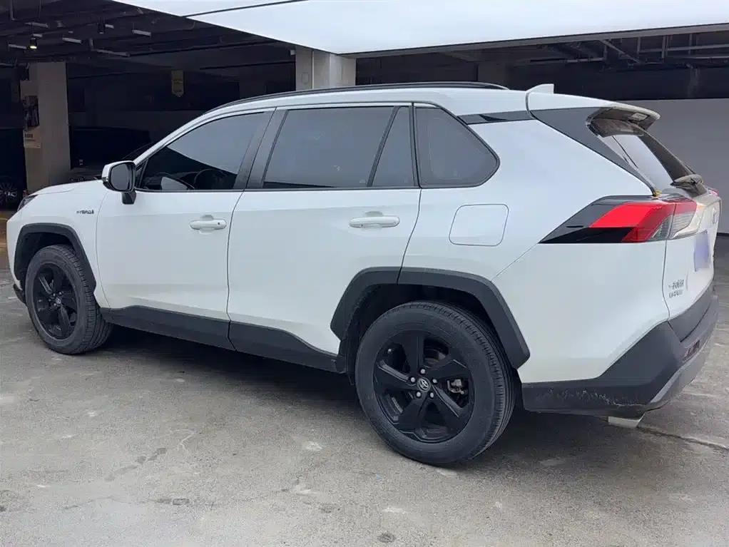 RAV4 2020 Hybrid 2.5L E-CVT AWD Flagship Edition — миниатюра 7