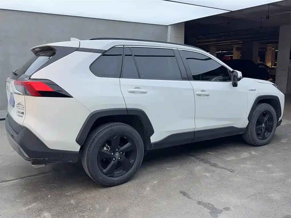 RAV4 2020 Hybrid 2.5L E-CVT AWD Flagship Edition — миниатюра 9