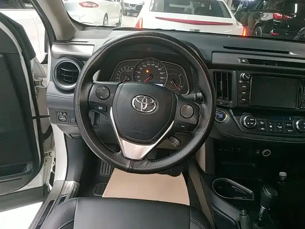 2016 Toyota RAV4 2.0L CVT 2WD Fashion Edition (National V Emission Standard) — миниатюра 11