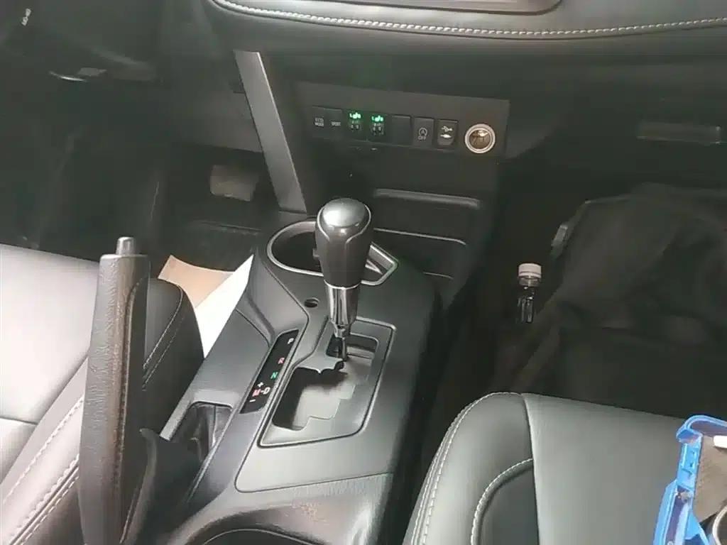2016 Toyota RAV4 2.0L CVT 2WD Fashion Edition (National V Emission Standard) — миниатюра 14