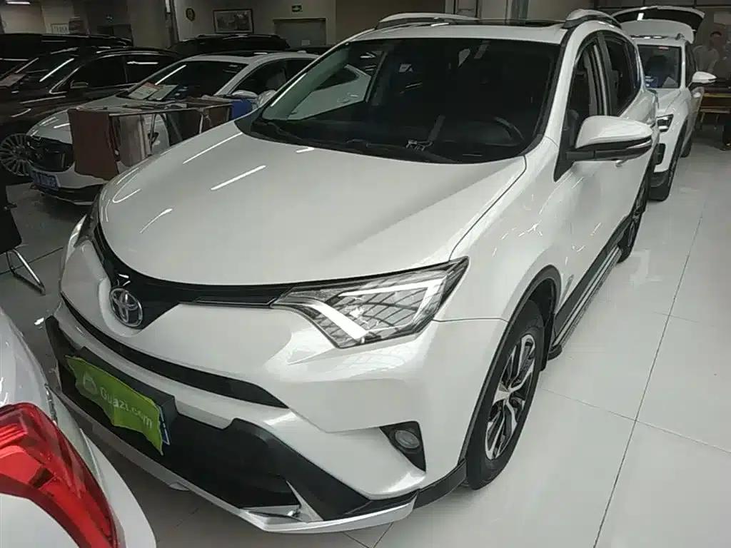 2016 Toyota RAV4 2.0L CVT 2WD Fashion Edition (National V Emission Standard) — миниатюра 3