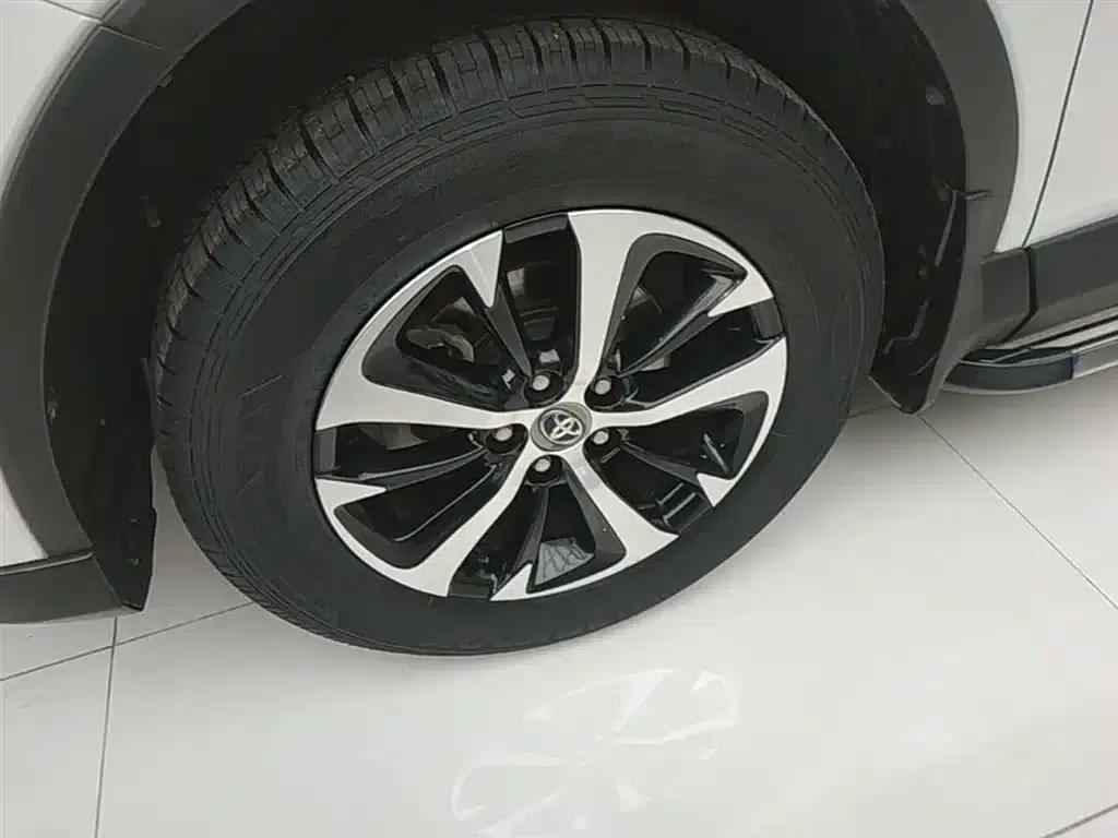 2016 Toyota RAV4 2.0L CVT 2WD Fashion Edition (National V Emission Standard) — миниатюра 23