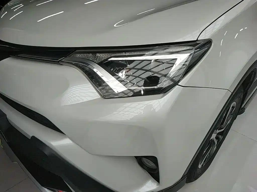 2016 Toyota RAV4 2.0L CVT 2WD Fashion Edition (National V Emission Standard) — миниатюра 24