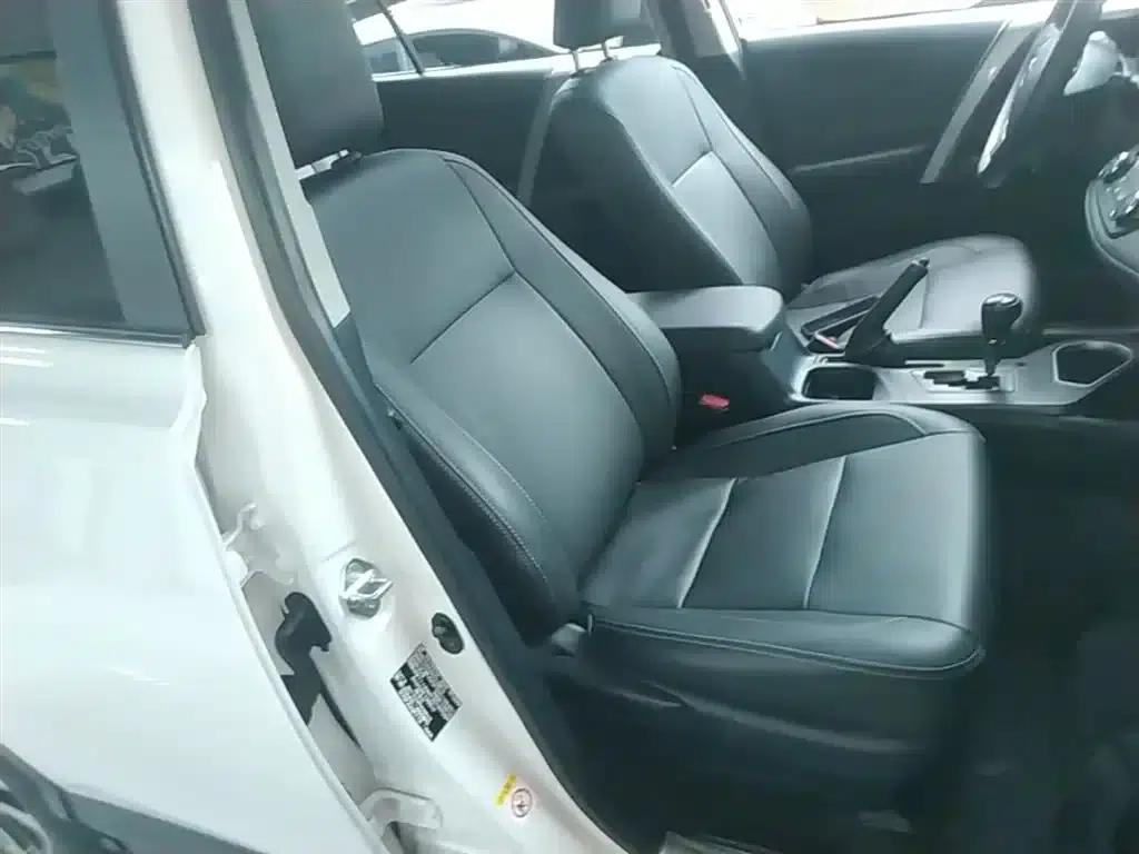2016 Toyota RAV4 2.0L CVT 2WD Fashion Edition (National V Emission Standard) — миниатюра 25