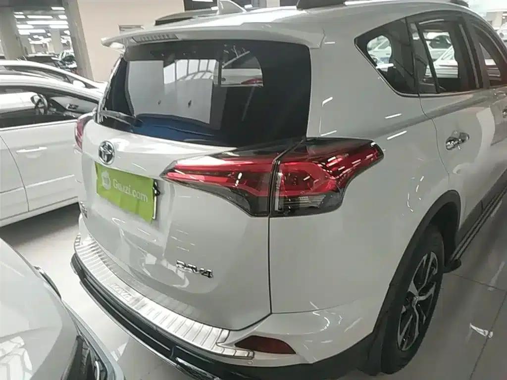 2016 Toyota RAV4 2.0L CVT 2WD Fashion Edition (National V Emission Standard) — миниатюра 6