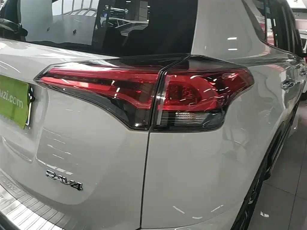 2016 Toyota RAV4 2.0L CVT 2WD Fashion Edition (National V Emission Standard) — миниатюра 8