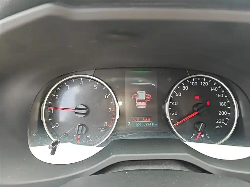 2022 Toyota RAV4 2.0L CVT 2WD Urban Edition — миниатюра 12