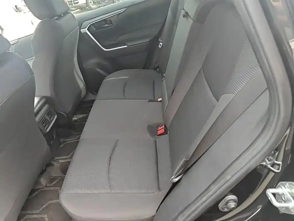 2022 Toyota RAV4 2.0L CVT 2WD Urban Edition — миниатюра 17