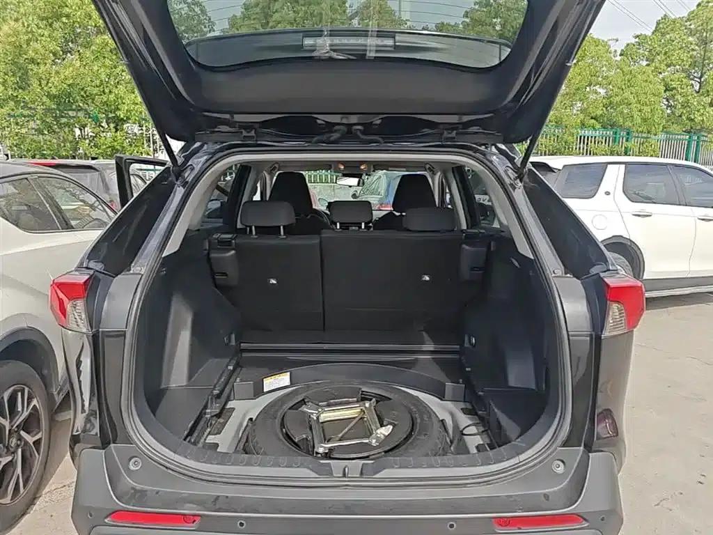 2022 Toyota RAV4 2.0L CVT 2WD Urban Edition — миниатюра 19