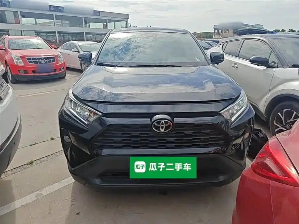 2022 Toyota RAV4 2.0L CVT 2WD Urban Edition — миниатюра 3