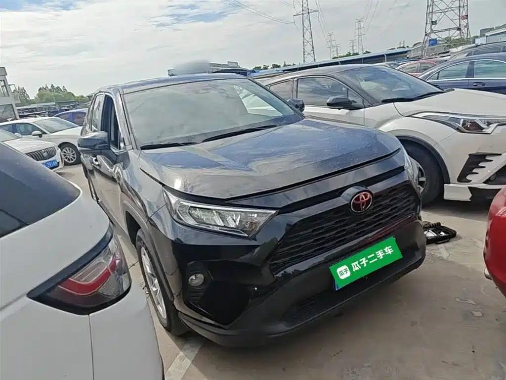 2022 Toyota RAV4 2.0L CVT 2WD Urban Edition — миниатюра 4