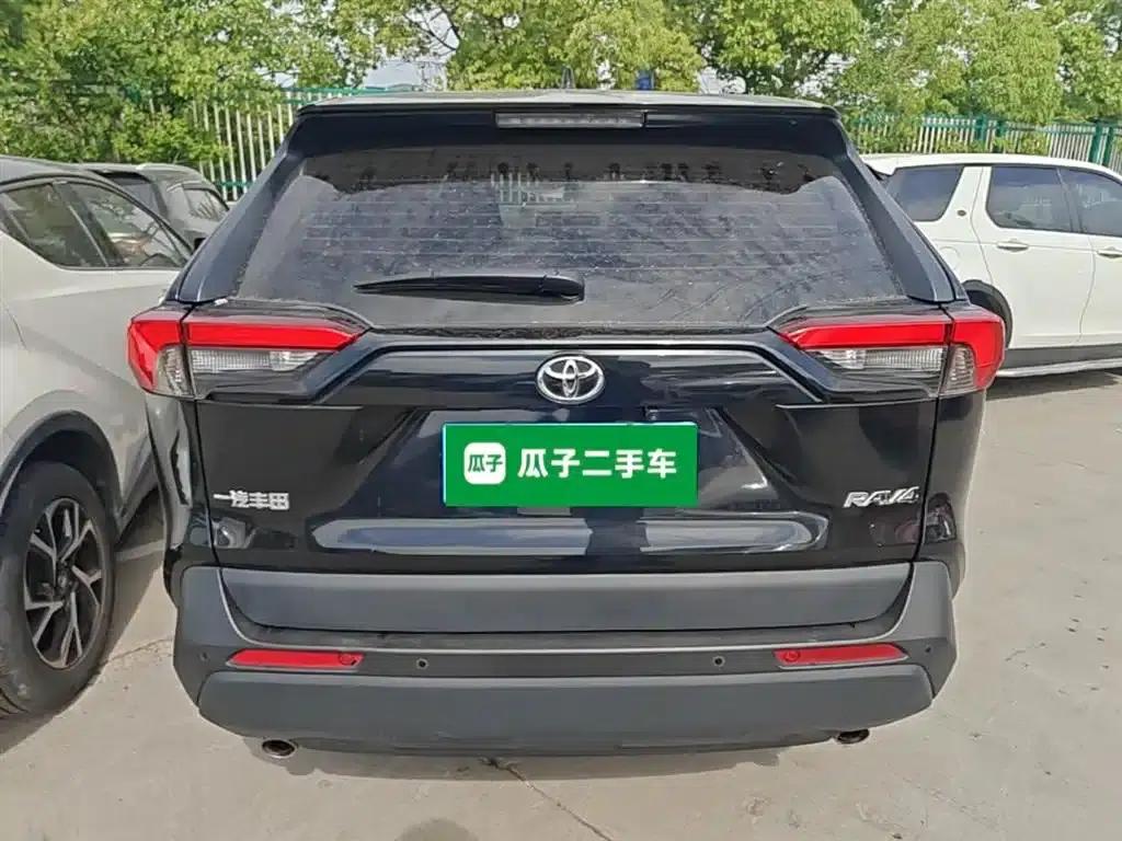 2022 Toyota RAV4 2.0L CVT 2WD Urban Edition — миниатюра 6