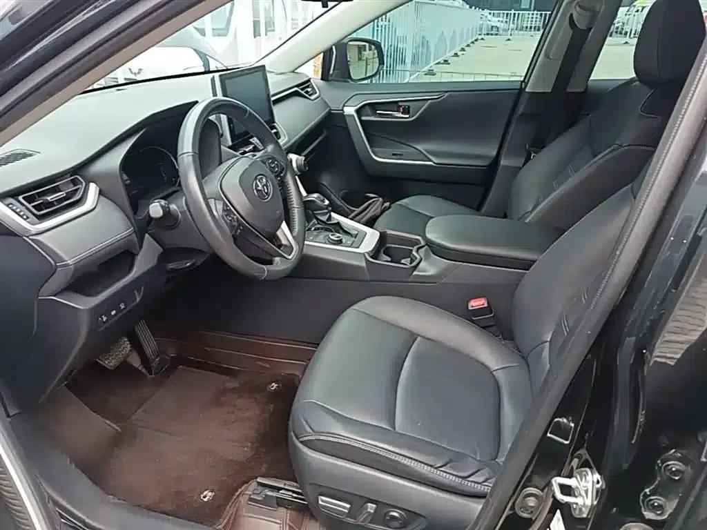 RAV4 2021 Facelift Hybrid 2.5L E-CVT AWD Elite PLUS Edition — миниатюра 15