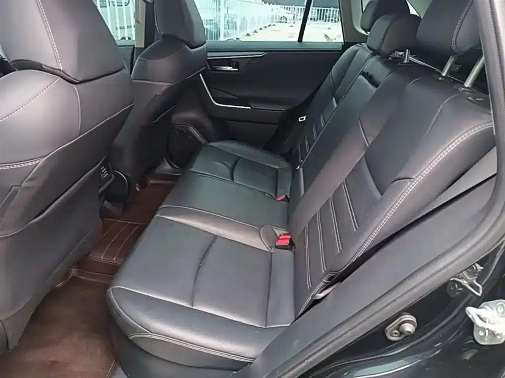 RAV4 2021 Facelift Hybrid 2.5L E-CVT AWD Elite PLUS Edition — миниатюра 17
