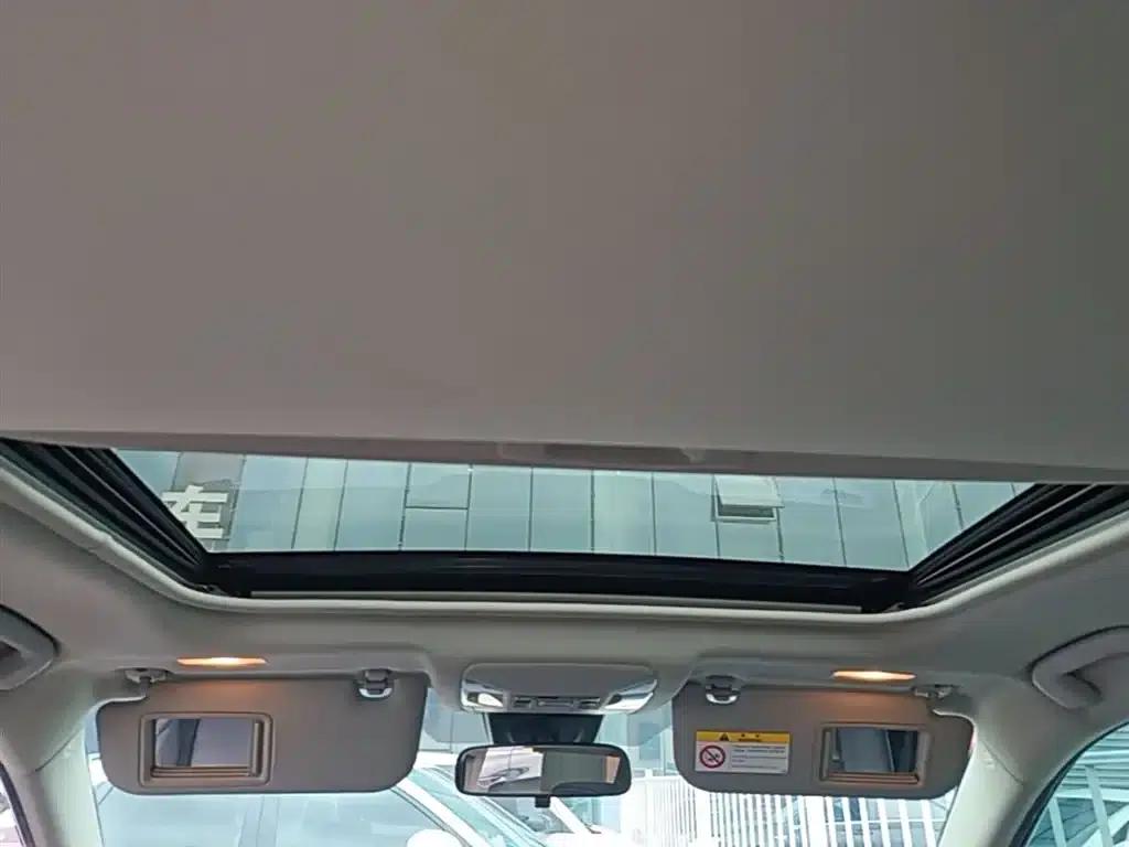 RAV4 2021 Facelift Hybrid 2.5L E-CVT AWD Elite PLUS Edition — миниатюра 18