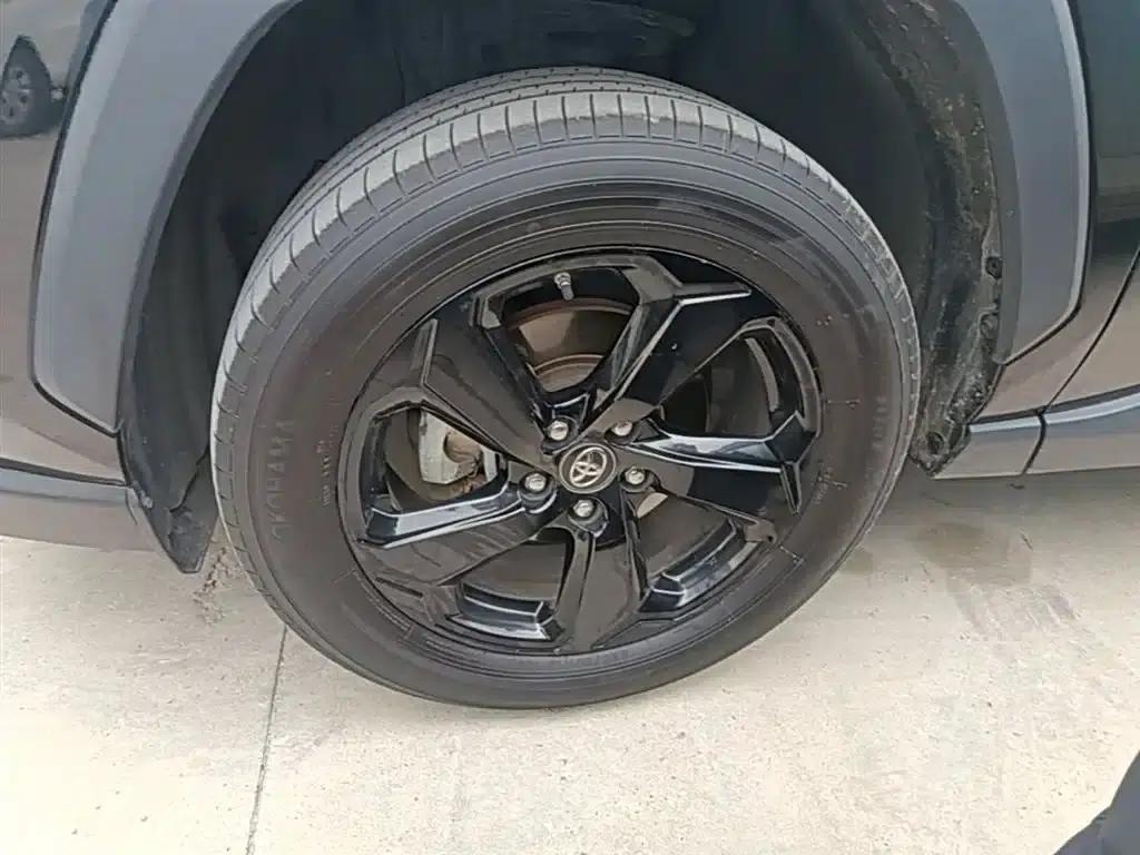 RAV4 2021 Facelift Hybrid 2.5L E-CVT AWD Elite PLUS Edition — миниатюра 23