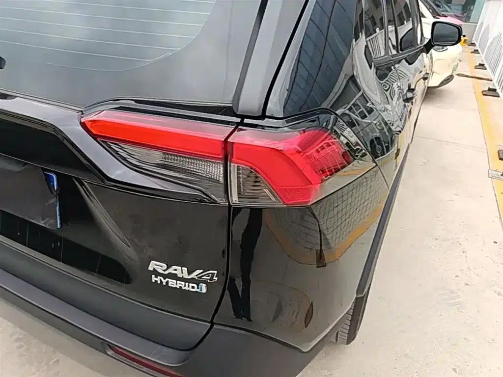 RAV4 2021 Facelift Hybrid 2.5L E-CVT AWD Elite PLUS Edition — миниатюра 8